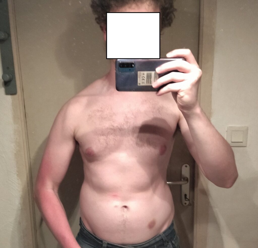 Discussion sur un forum de musculation affichée sur un écran