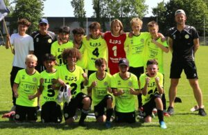 Jeunes joueurs de l'EJPS à l'entraînement sur un terrain de football du Pays de Sierentz